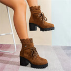 Tania - Botins com Renda e Salto Grosso