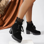 Tania - Botins com Renda e Salto Grosso