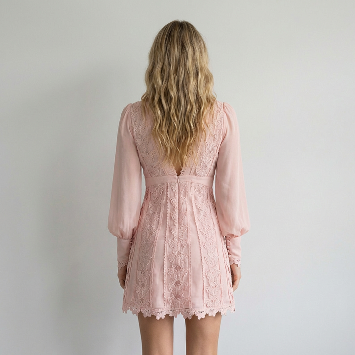 Isabella Vestido Rosa em Renda