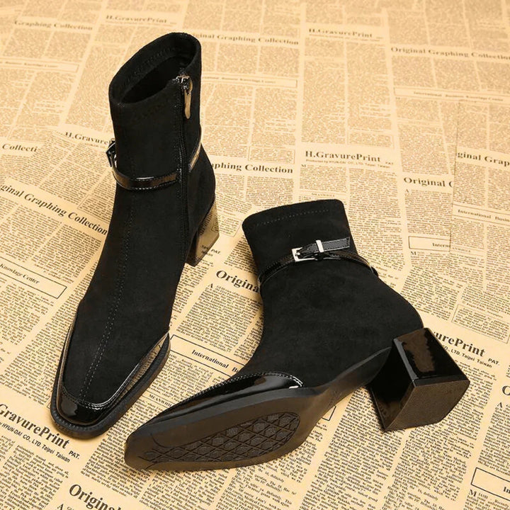Avenor - Botins Efeito Camurça com Fivela