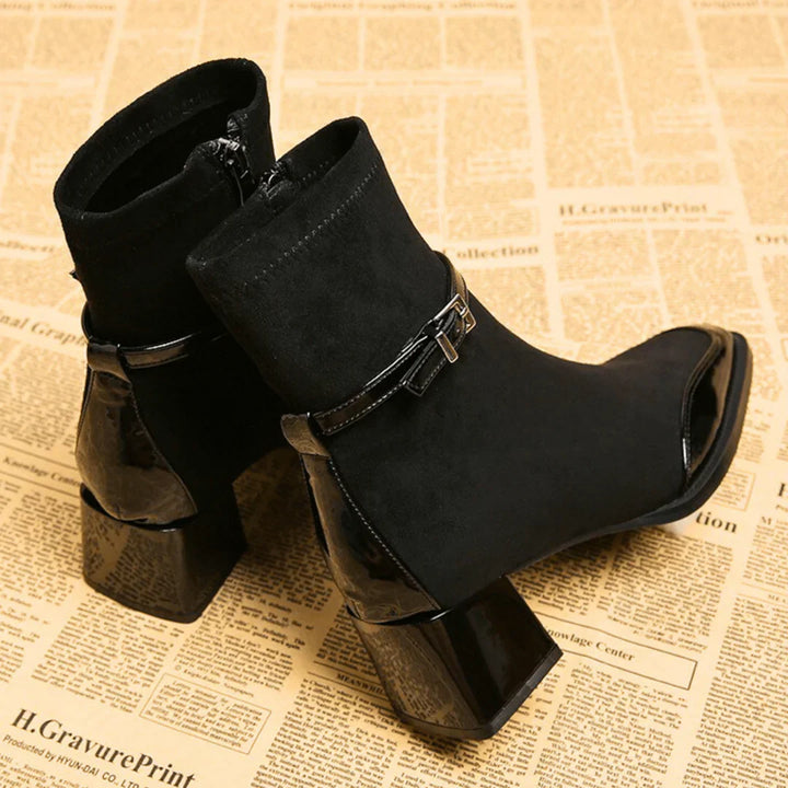 Avenor - Botins Efeito Camurça com Fivela