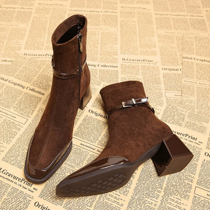Avenor - Botins Efeito Camurça com Fivela
