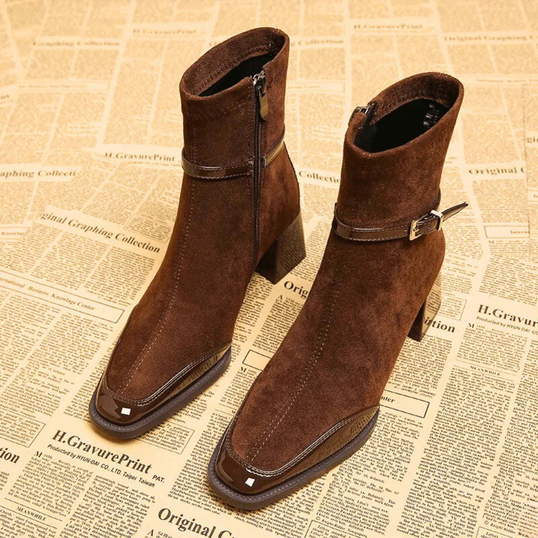 Avenor - Botins Efeito Camurça com Fivela