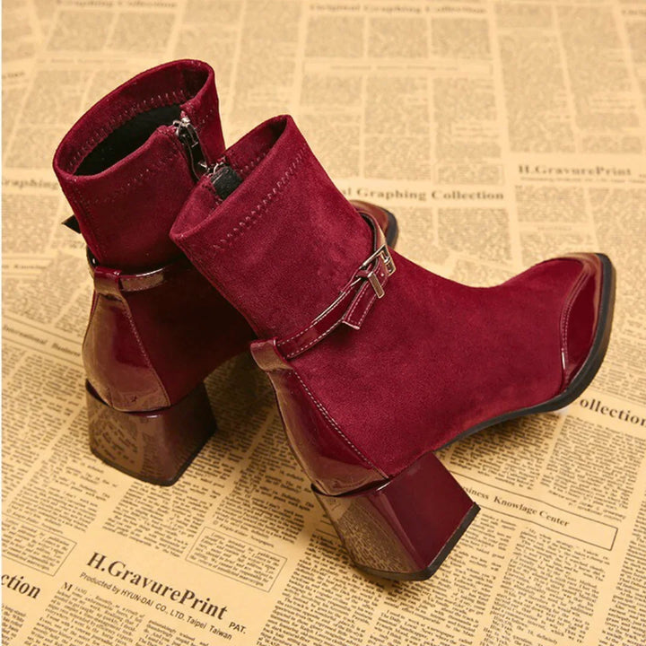 Avenor - Botins Efeito Camurça com Fivela